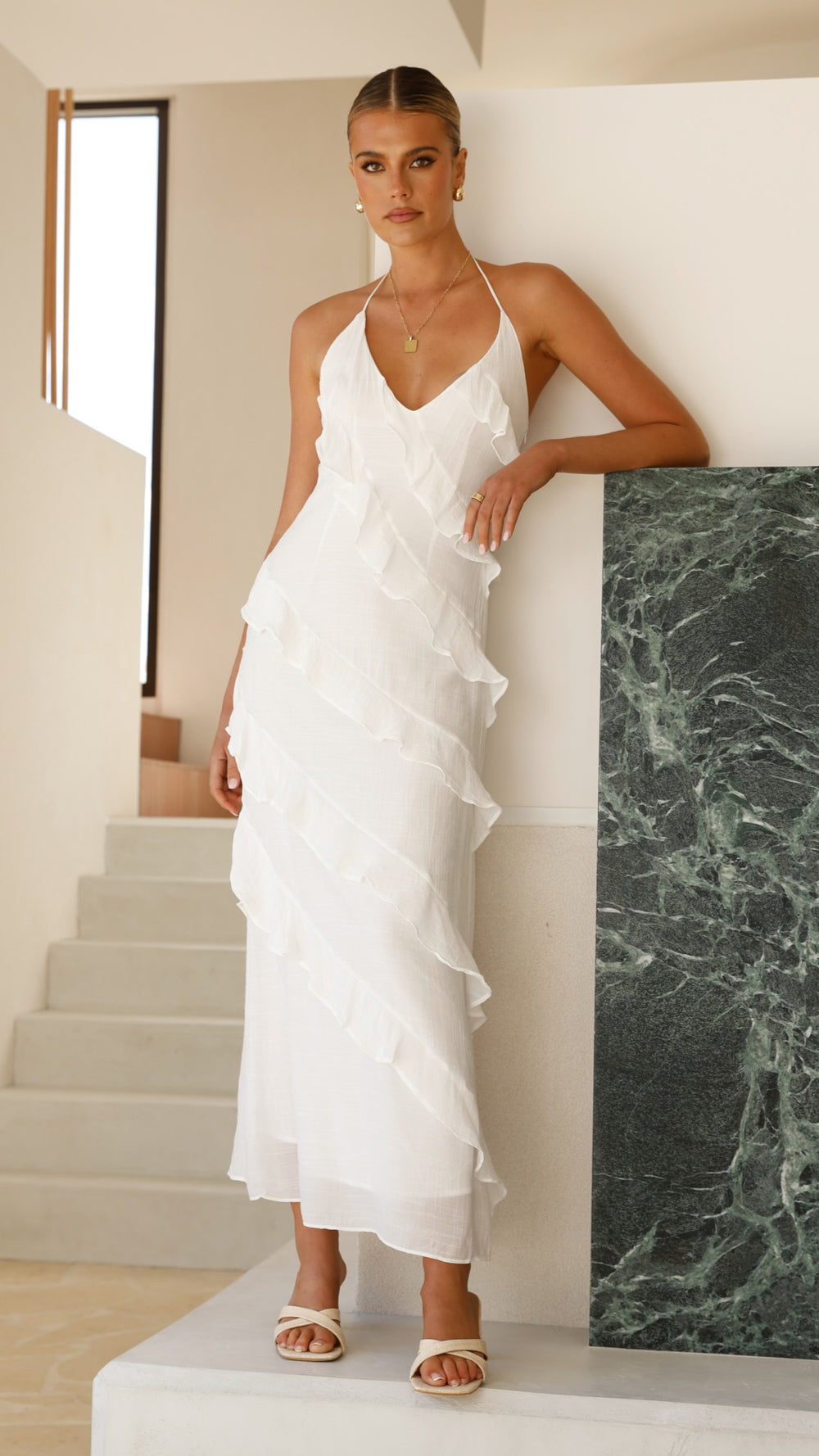 GR | Dress with playful ruffles