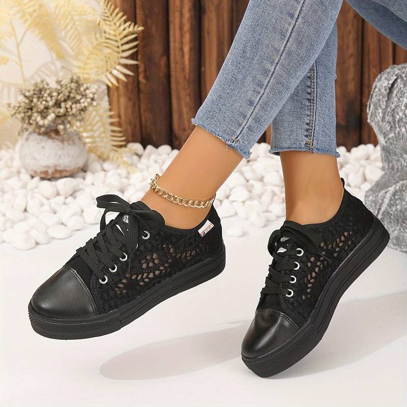 GR | Stylish and airy lace sneakers