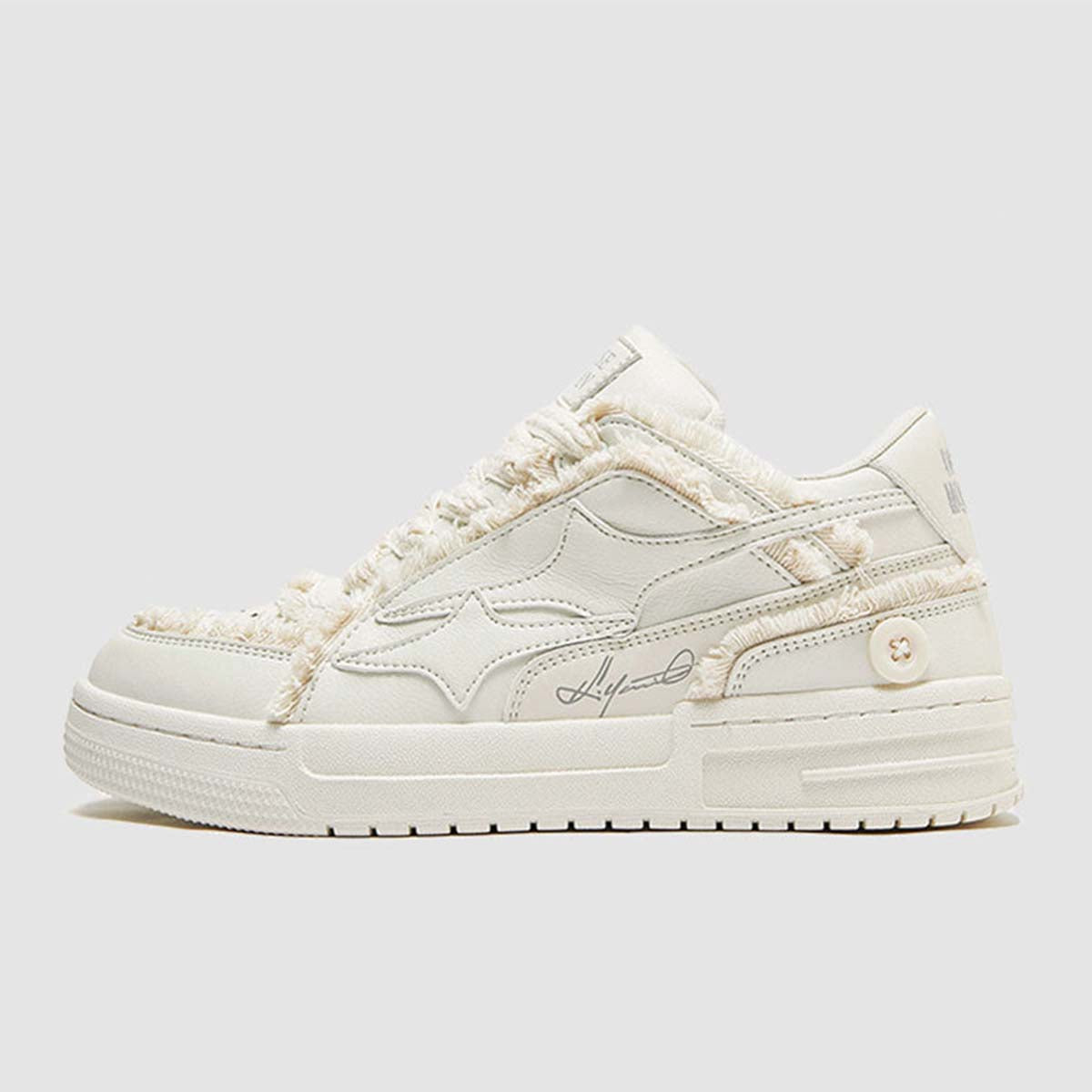 GR | High-quality Y2K sneakers in off-blue