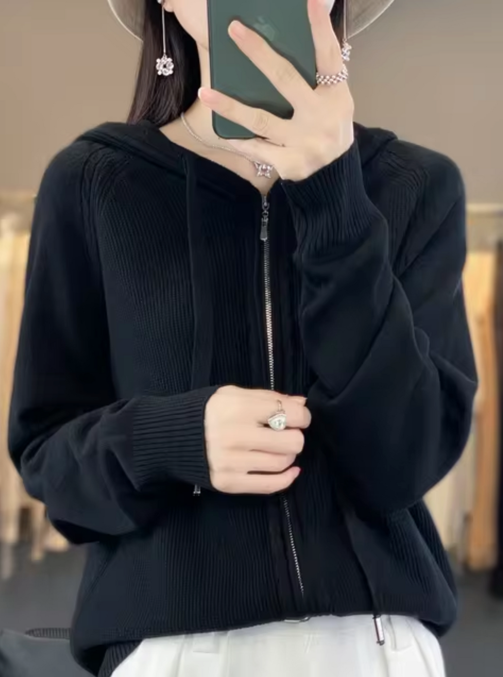 – Knitted cardigan with hood