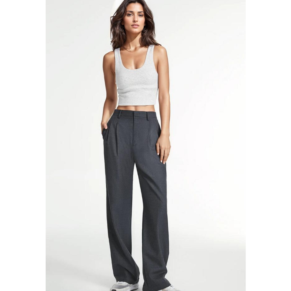 Wide-legged trousers