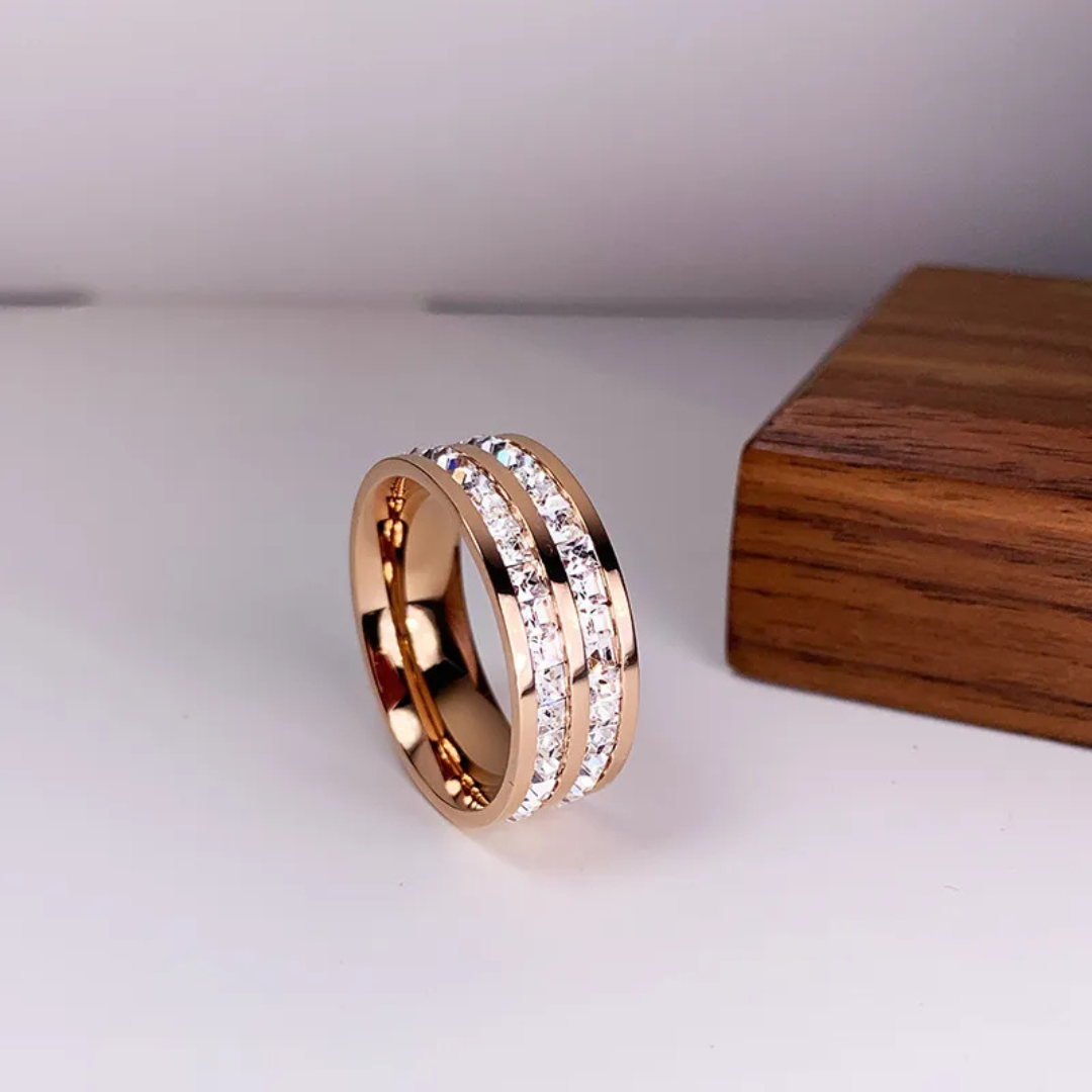 GR | Elegant Inlaid Zirconia Ring Gold