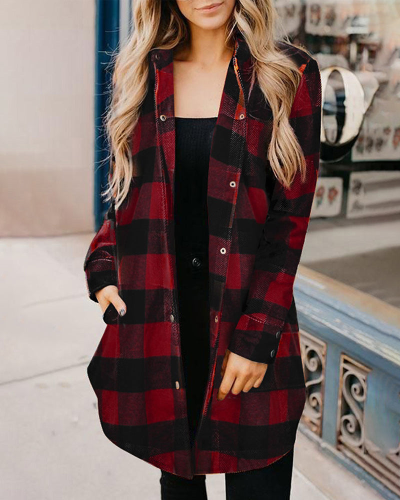 Checkered, mid-length coat with long sleeves