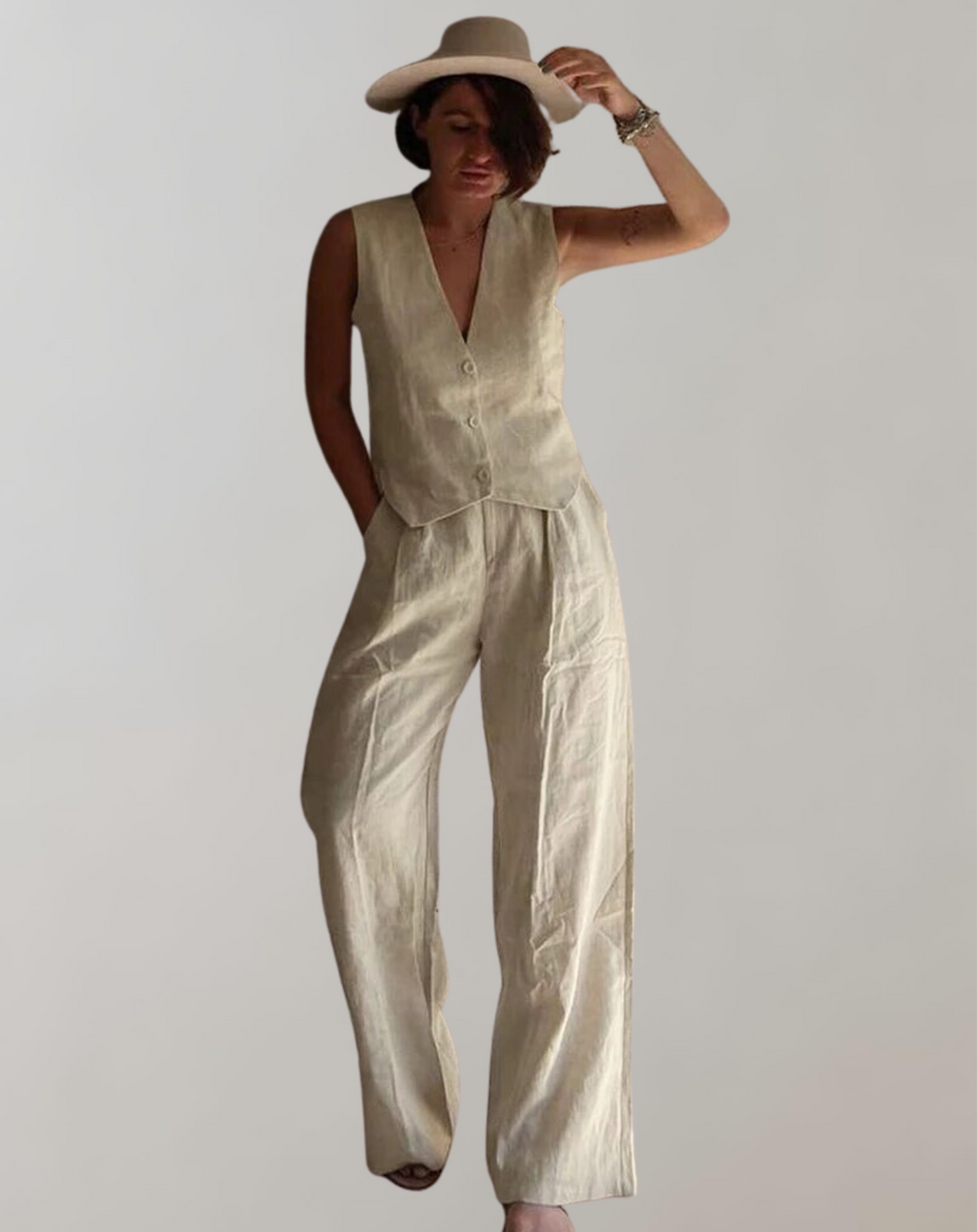 GR - Tank top and high-waisted trousers