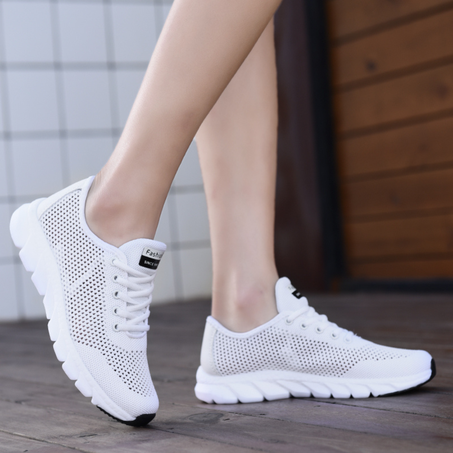 GR | Active - Lightweight women's sports shoes with extra support 