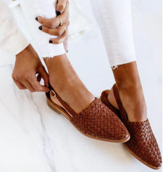 GR | Flat Sandals