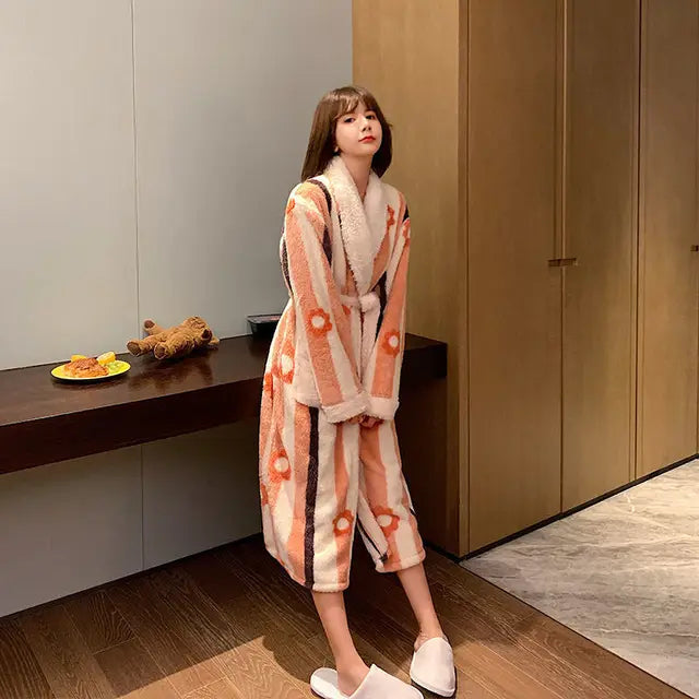 GR | Soft and warm bathrobe with beautiful patterns for women