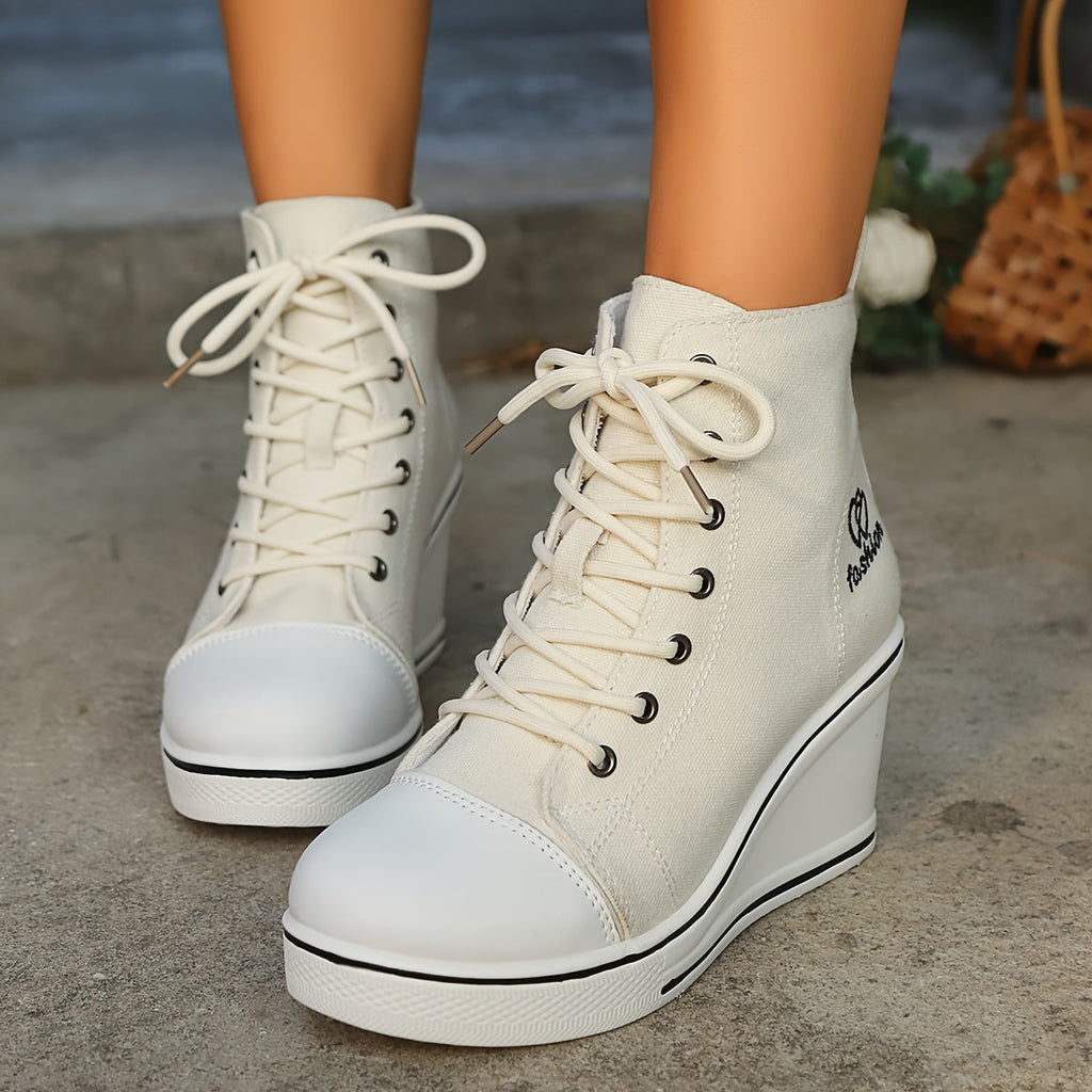 GR | Simple canvas ankle boots with love motif