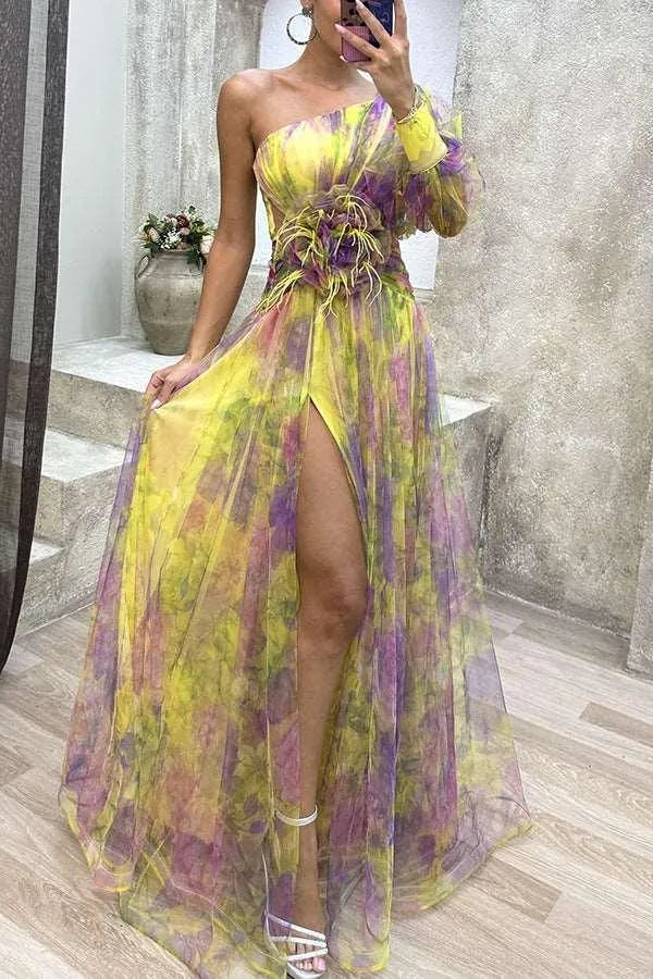 GR | Long party dress with off-the-shoulder, split print.