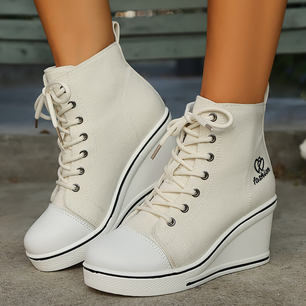 GR | Simple canvas ankle boots with love motif