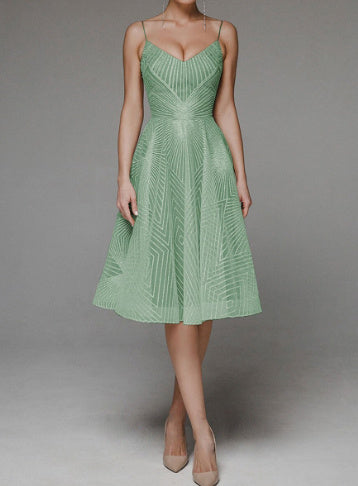 GR | Sommerliches Trägerkleid Mit Stickerei