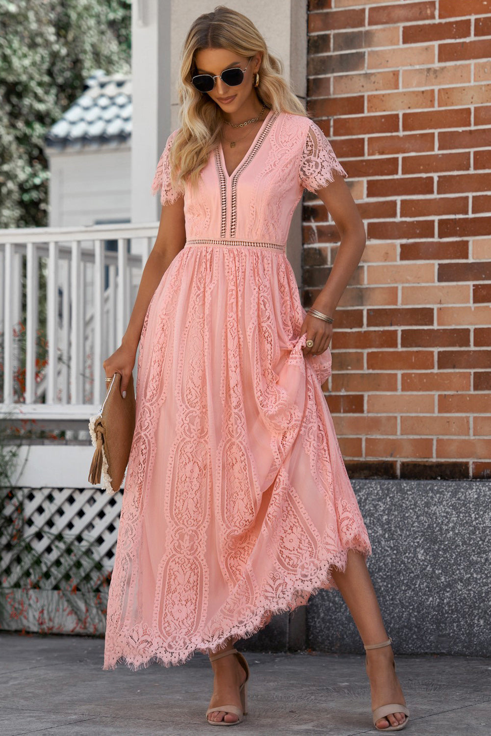 GR | Lace Plunge Kleid Mit Gewelltem Saum