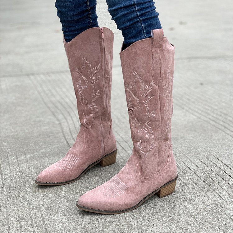 GR | Embroidered V-cut boots