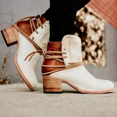 Women's Vintage Lace-Up Boots