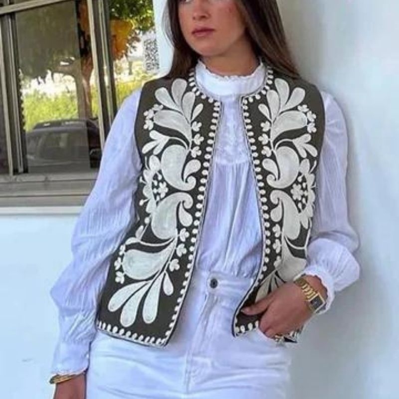 GR | Sleeveless vest with floral embroidery