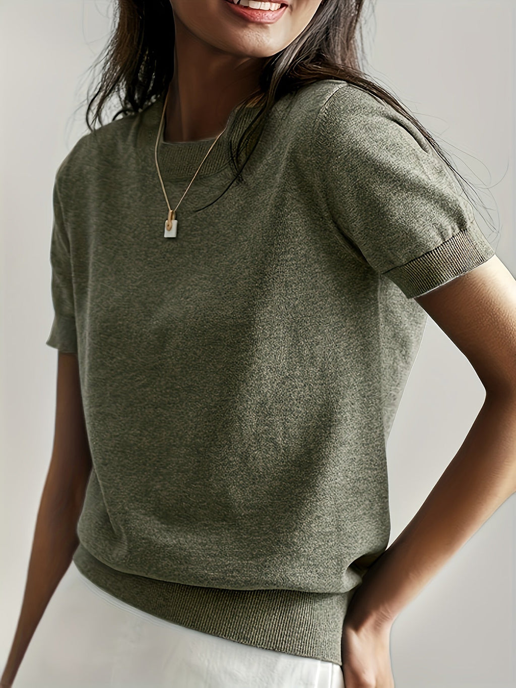 GR | Knit shirt with R neckline