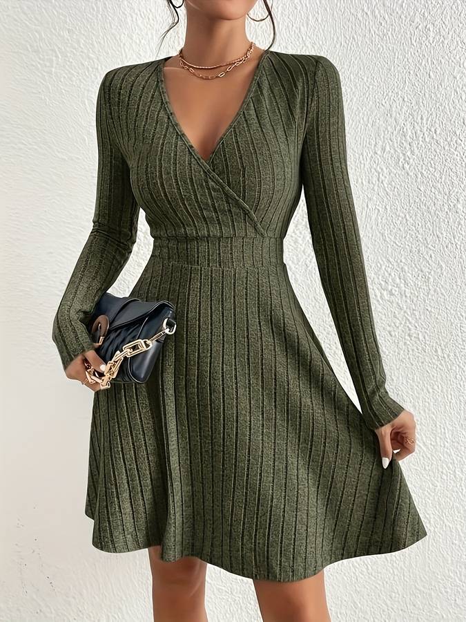 GR - Skaterkleid mit geripptem V-Ausschnitt