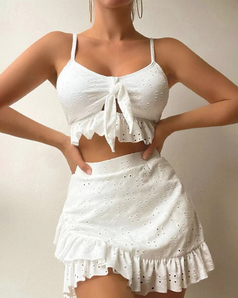 GR | Three-piece bikini set with skirt
