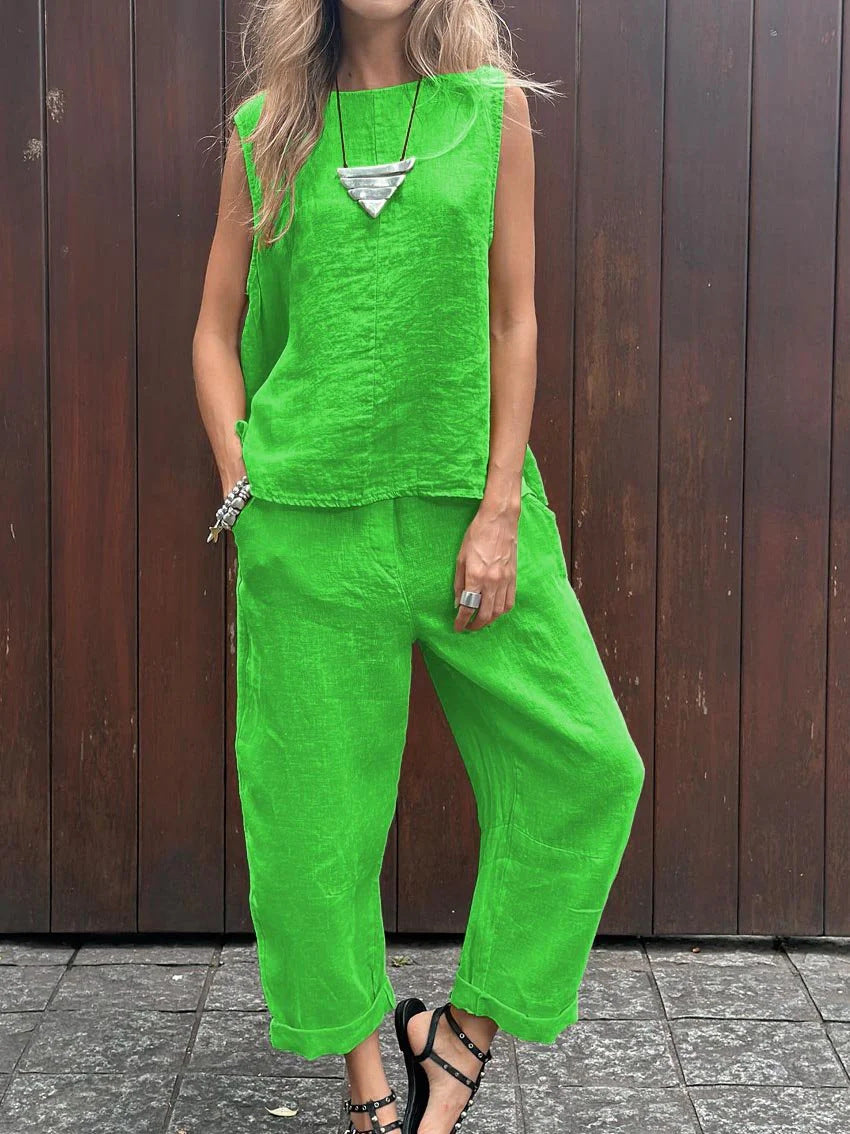 Sleeveless vest & trousers