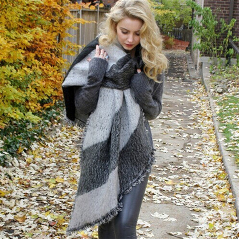 Damen Eleganter Fransen-Schal aus weichem Material mit geometrischem Muster GR