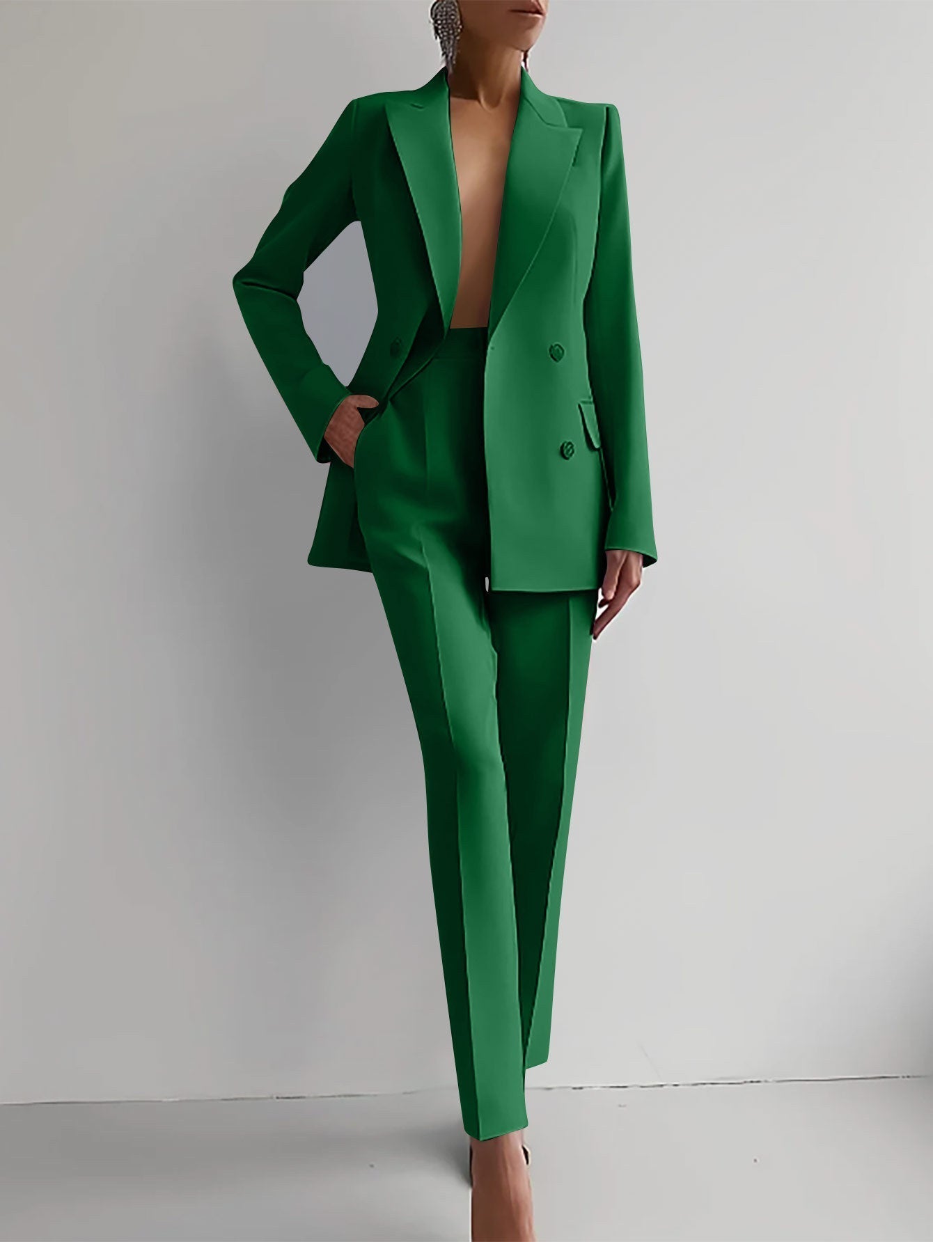 GR | Stylish set consisting of an elegant blazer and elegant trousers