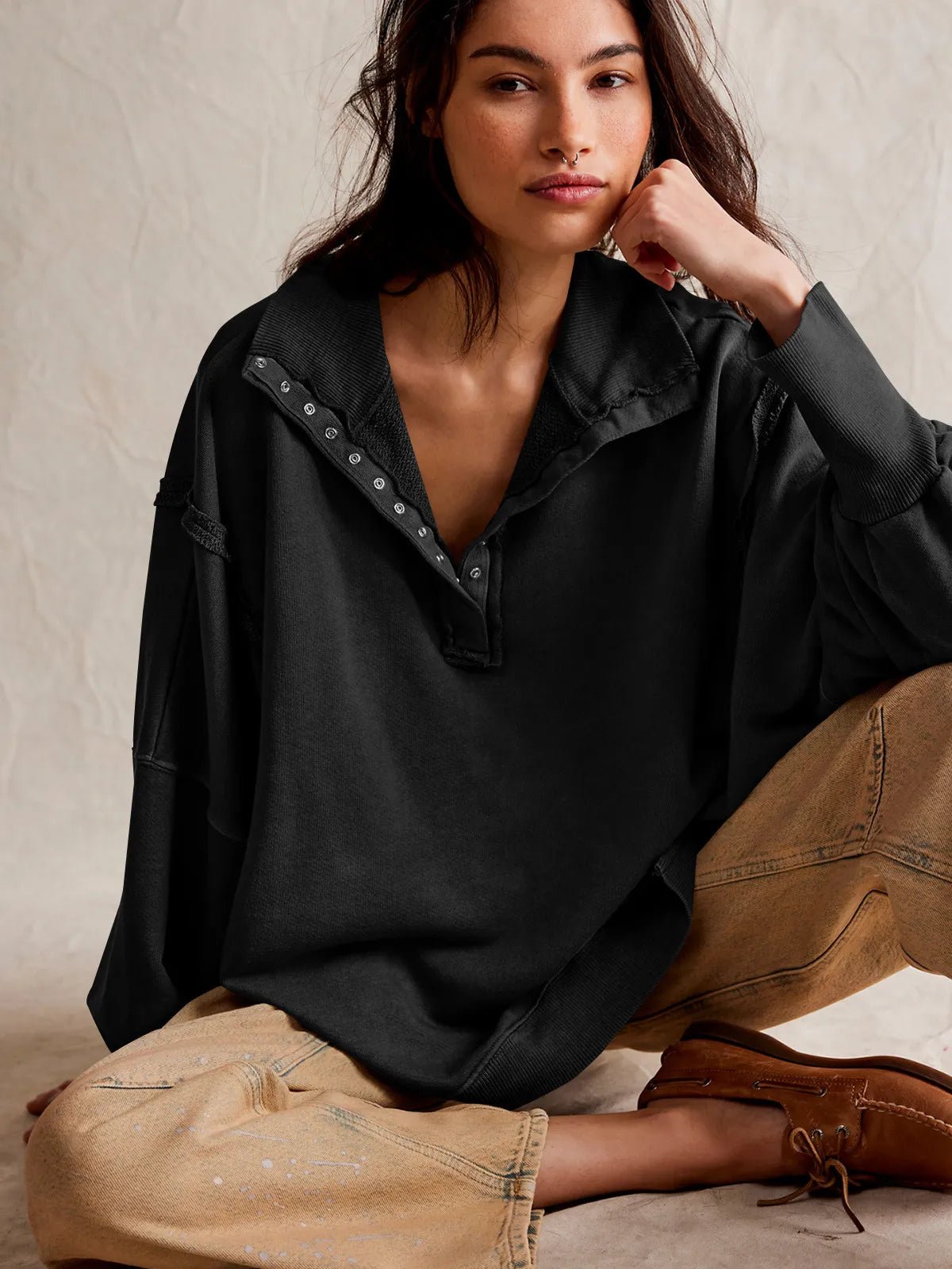 GR - Casual sweatshirt with buttons and lamp sleeves