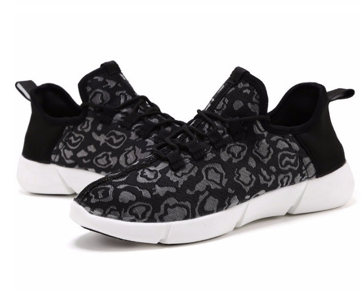 GR | Light-up Sneakers with USB Charging