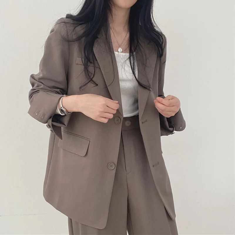 GR | Long women's blazer with wide lapels and relaxed fit