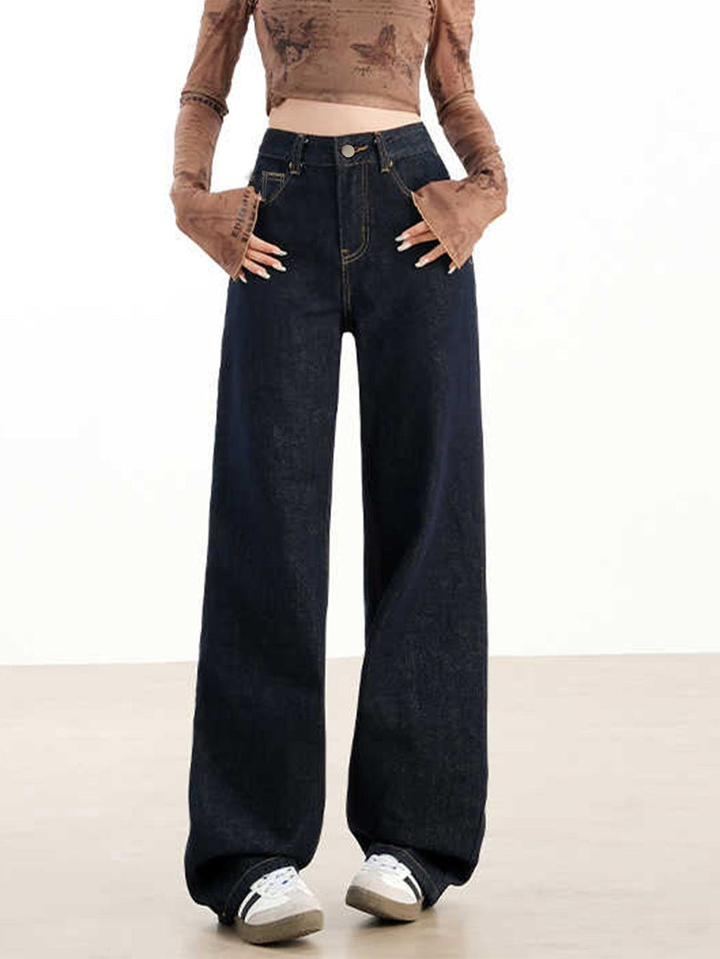 GR | Loose-fitting dark high-waisted floor-length denim trousers