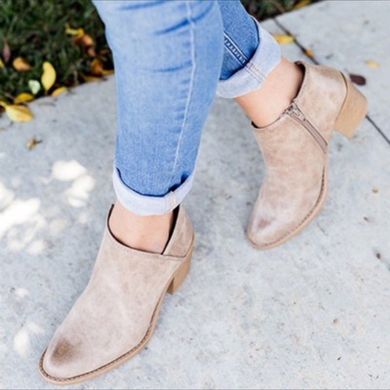 GR | High-heeled ankle boots with side zipper