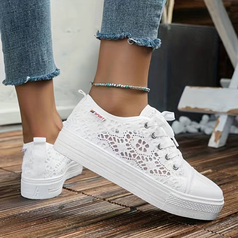GR | Stylish and airy lace sneakers