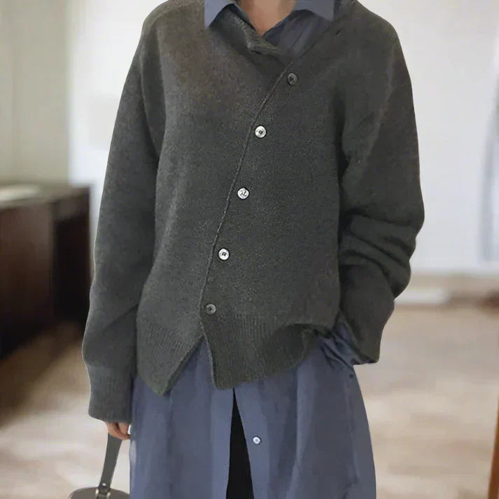 GR | Soft cardigan with diagonal button placket