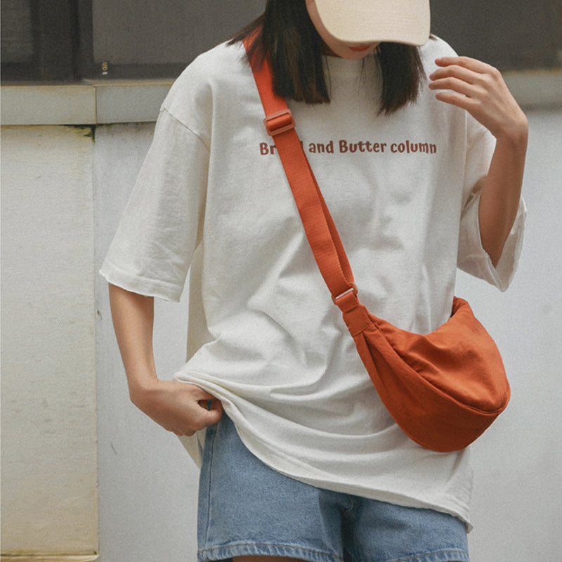 GR | Crescent-shaped bag