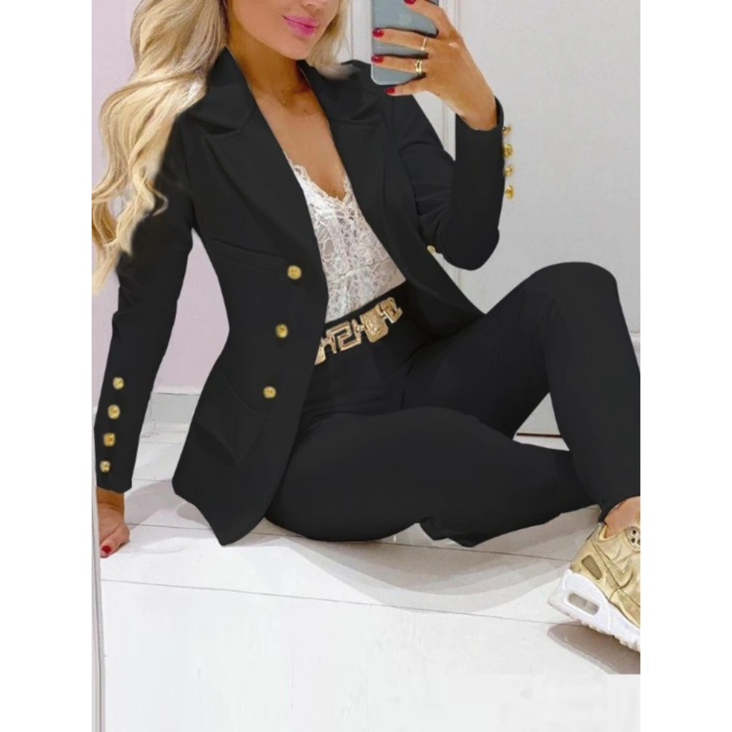 GR – Set consisting of blazer and trousers with large collar