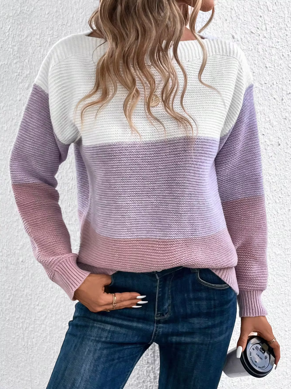 – Elegant three-color sweater