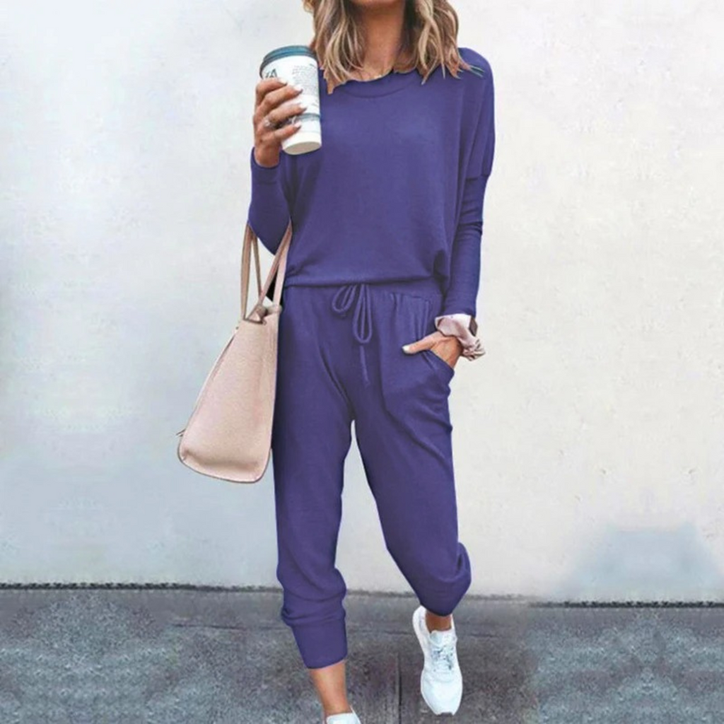 GR | Wide and Wonderfully Comfortable Women's Tracksuit