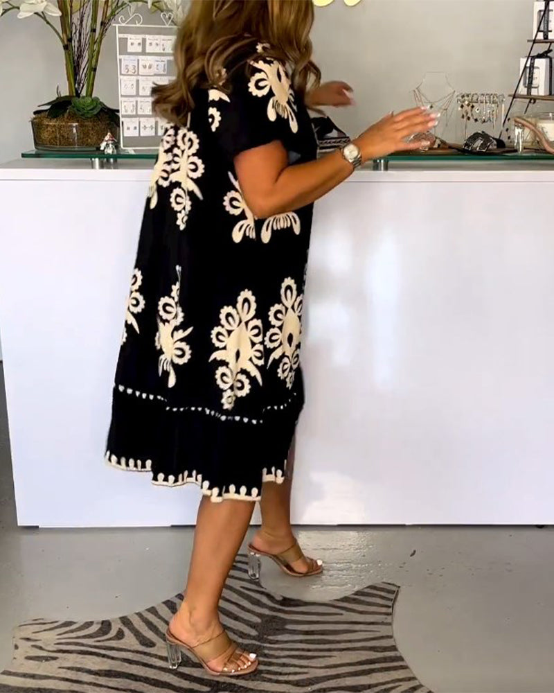 GR | Printed dress with a round neck