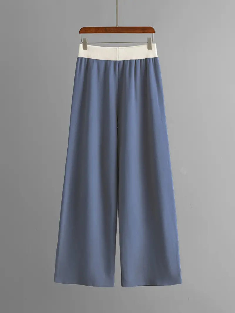 GR | Stylish set consisting of a long-sleeved knit top and V-neck trousers
