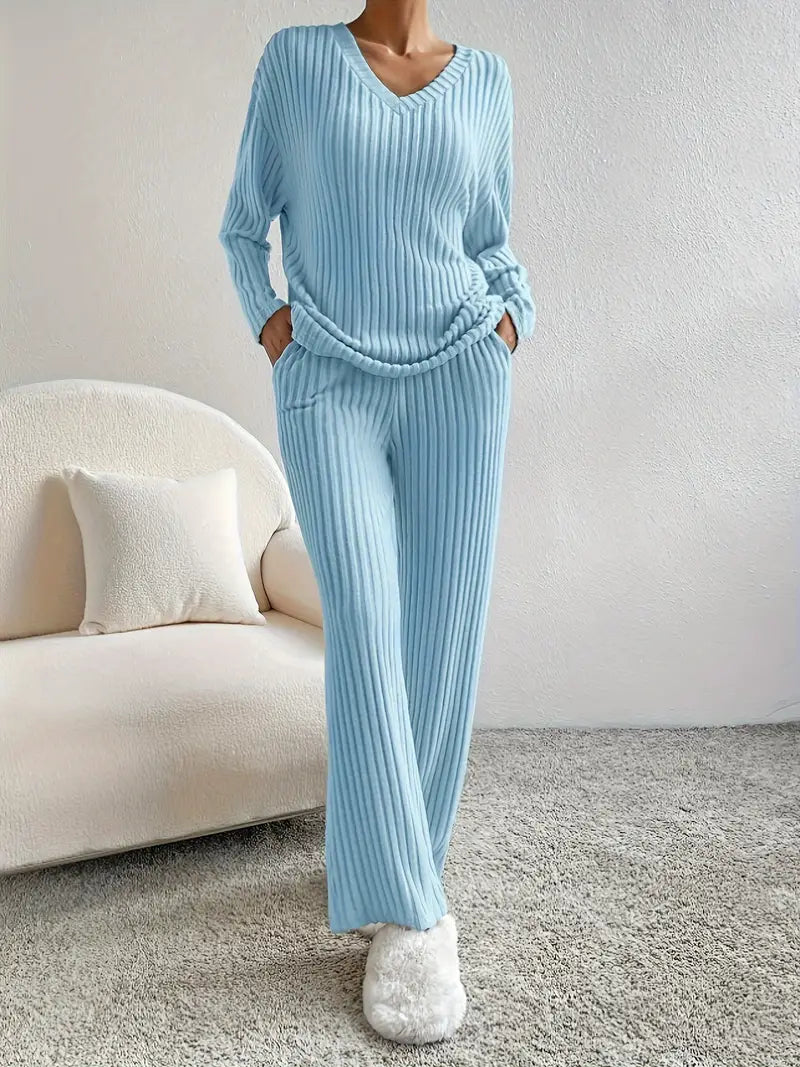 GR 2-piece set | Elegant ribbed women's suit with V-neck sweater and matching trousers
