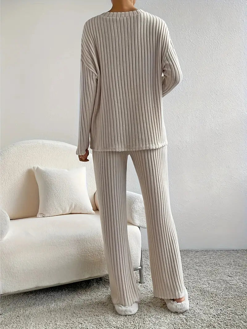 GR 2-piece set | Elegant ribbed women's suit with V-neck sweater and matching trousers