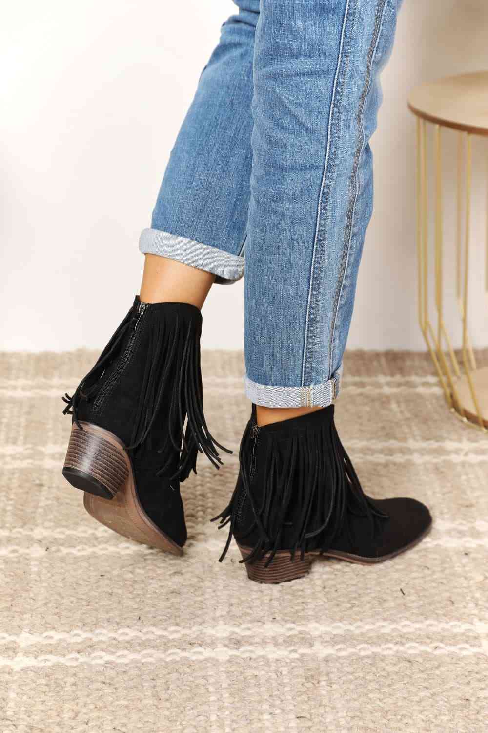 GR | Legend women's fringe cowboy western ankle boots