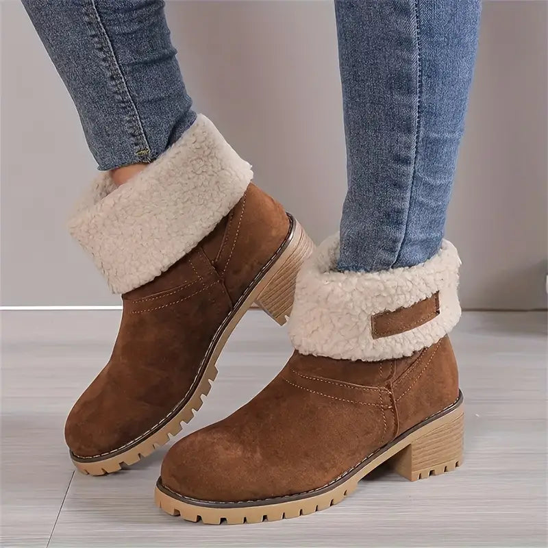 GR | Snow boots with a chunky heel and mid-height sole