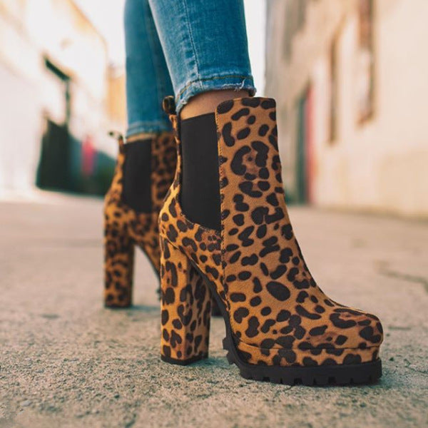 GR | Ankle boots - platform heeled boots with a modern design