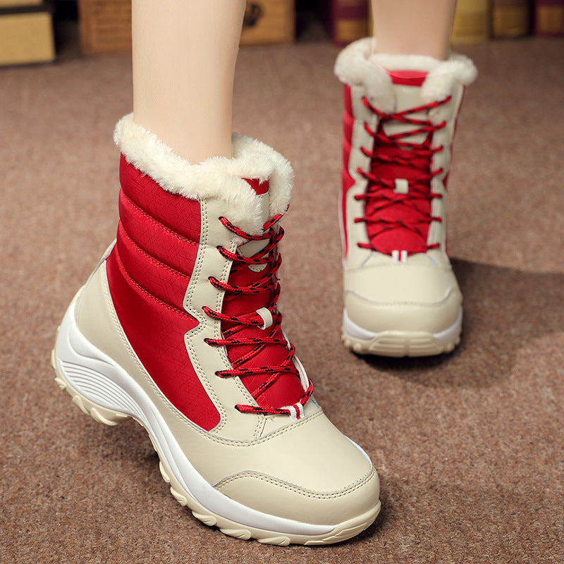 GR | Waterproof winter boots with plush lining, lace-up closure and sturdy sole