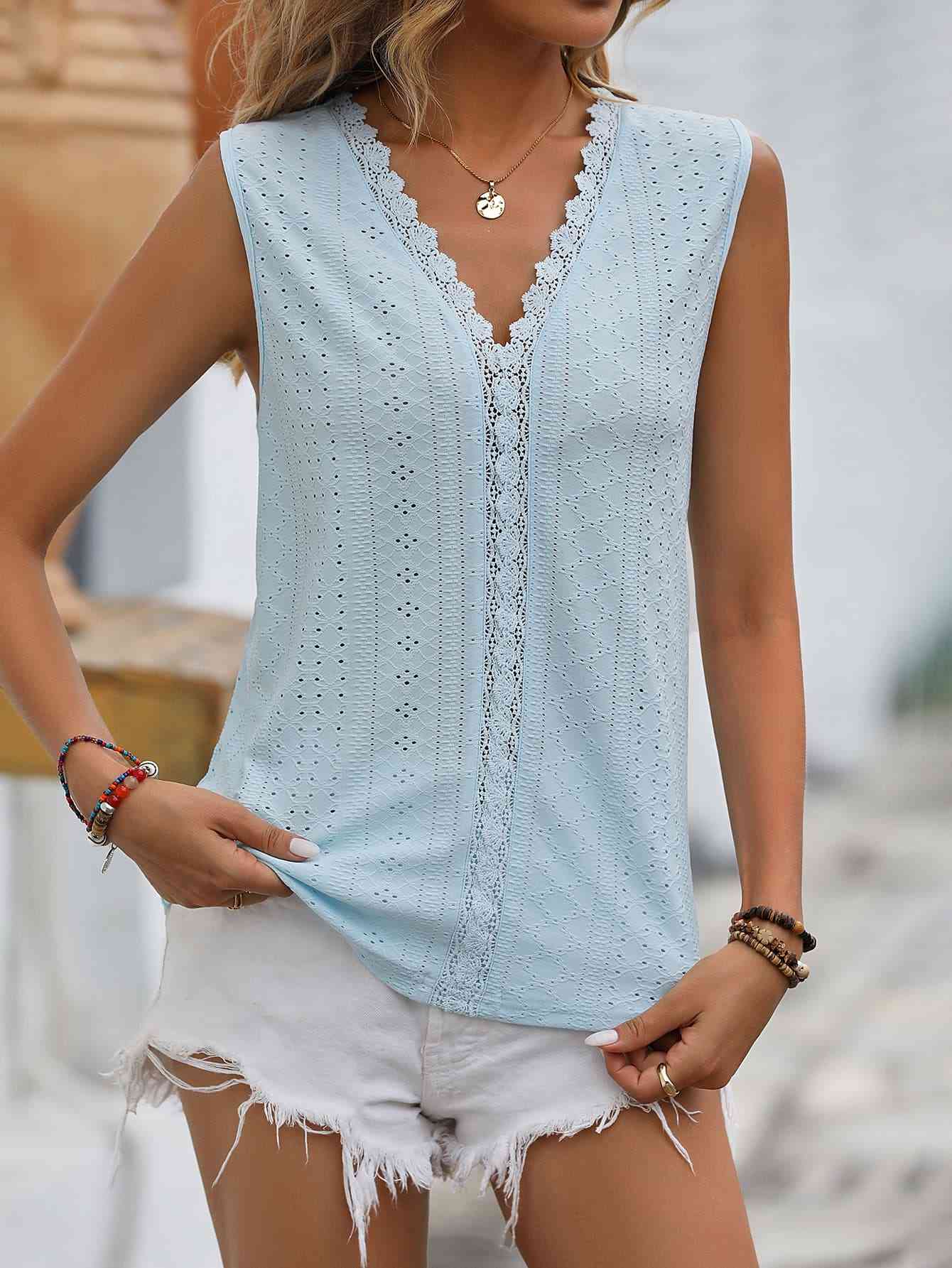 GR | Split Lace V-Neck Sleeveless Shirt