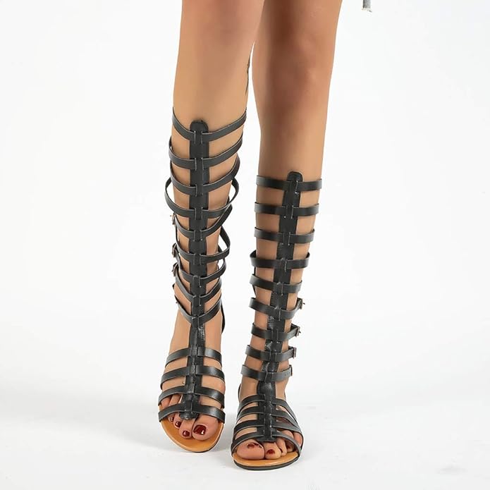 GR | and black sandals with double buckles