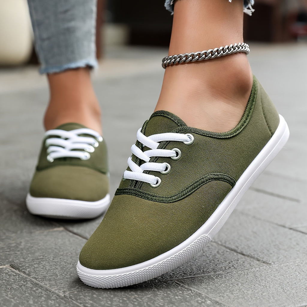 GR | Comfortable low-top canvas sneakers in white