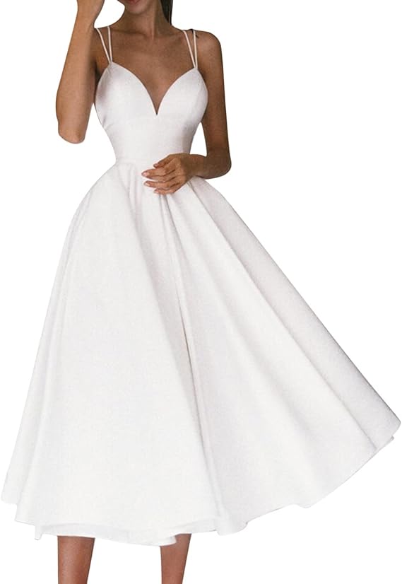 GR | A light dress with delicate spaghetti straps 