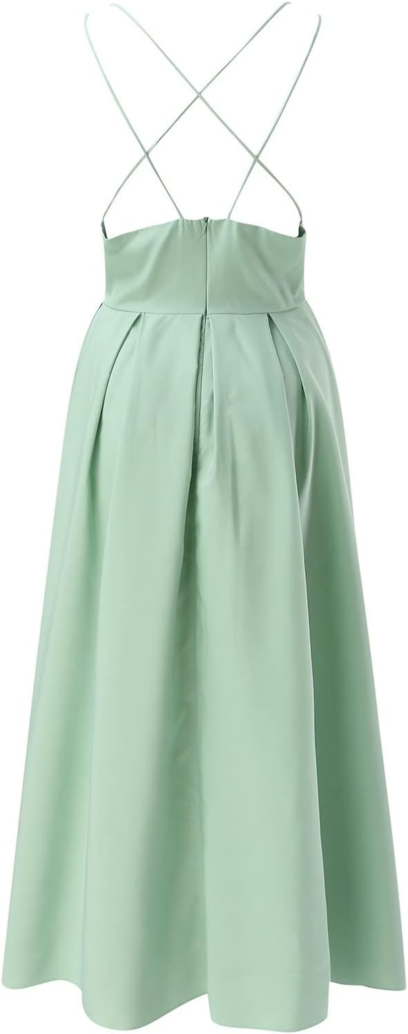 GR | A light dress with delicate spaghetti straps 