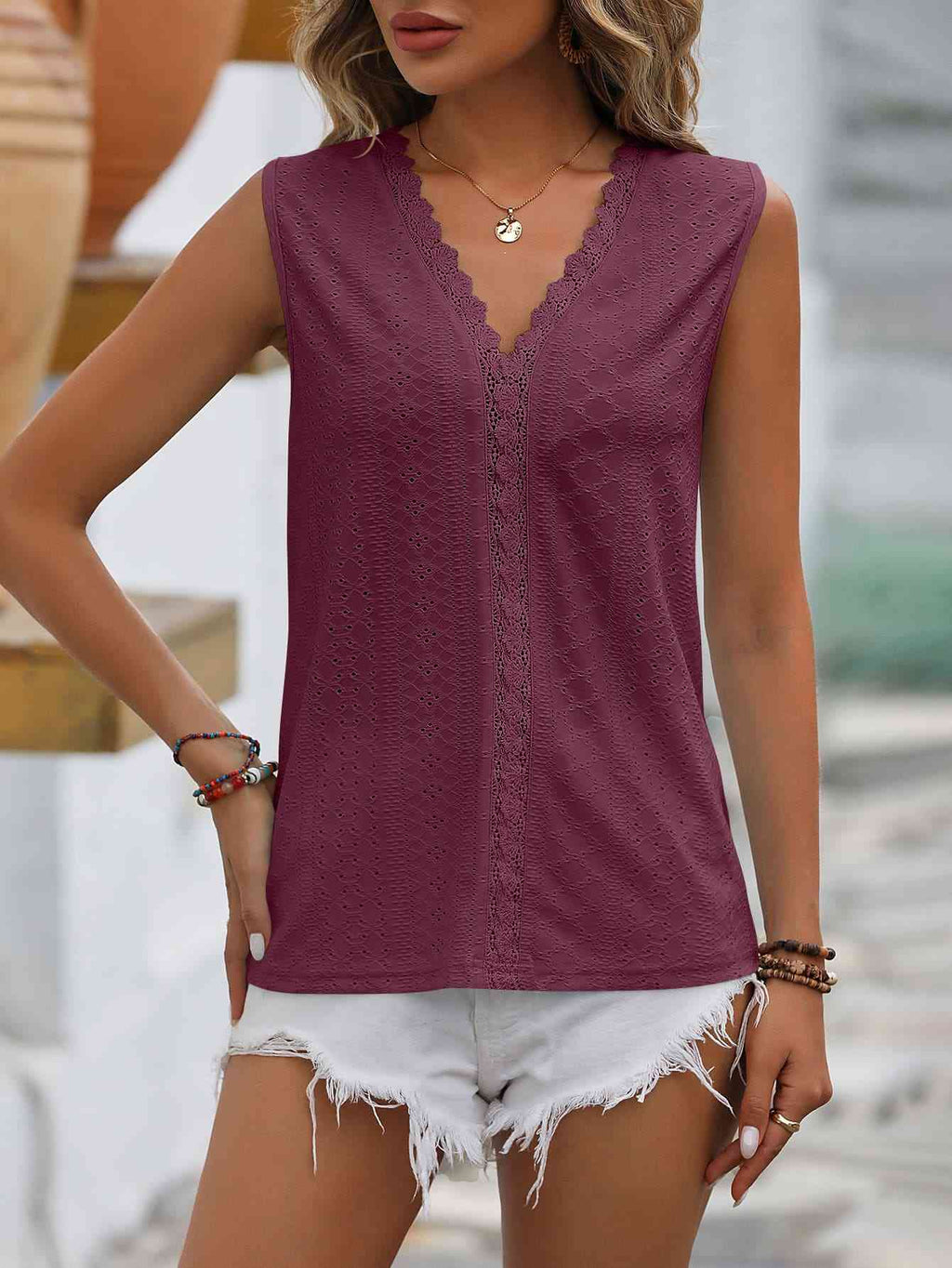 GR | Split Lace V-Neck Sleeveless Shirt